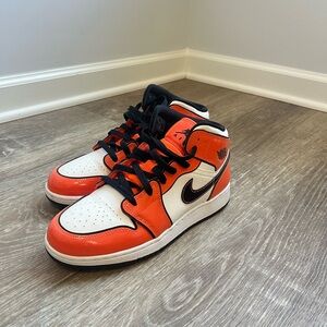 Jordan 1 Mid ‘Turf Orange’